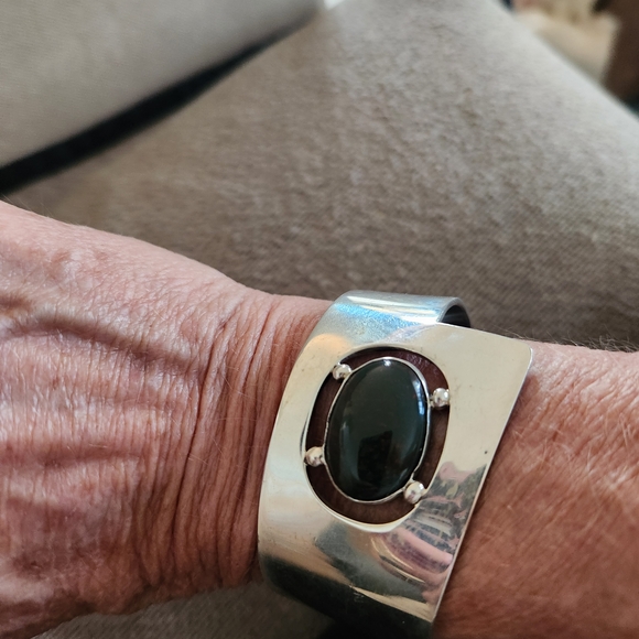 Silver Mexico 925 Modernist Cuff Bracelet with Oval Bloodstone.  81 Grams Sz 6.7 - Picture 2 of 4